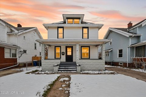 Photo of 4128 Burnham Avenue, Toledo, OH 43612 (MLS # 10002160)