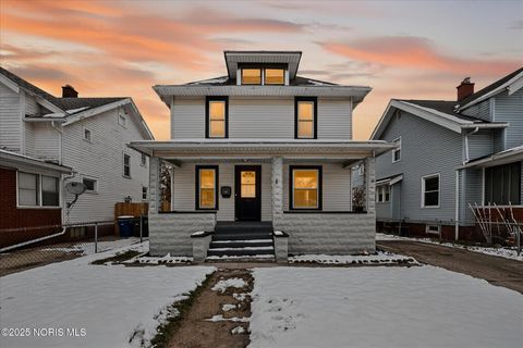 Photo of 4128 Burnham Avenue, Toledo, OH 43612 (MLS # 10002160)