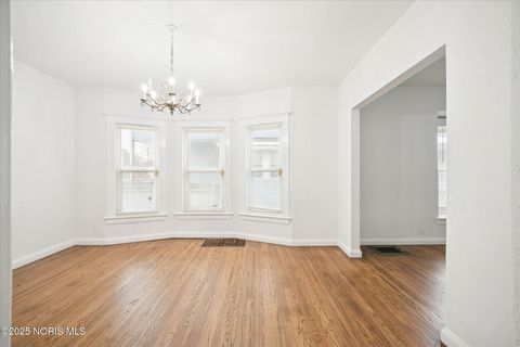 Tiny photo for 4128 Burnham Avenue, Toledo, OH 43612 (MLS # 10002160)