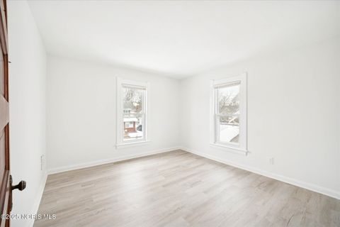 Tiny photo for 4128 Burnham Avenue, Toledo, OH 43612 (MLS # 10002160)