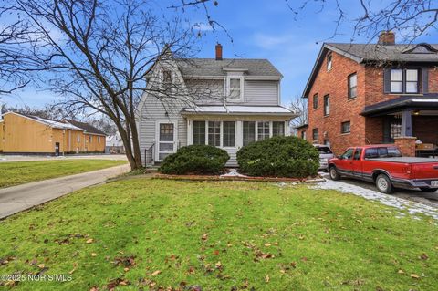 Photo of 4123 Bellevue Road, Toledo, OH 43613 (MLS # 10002171)