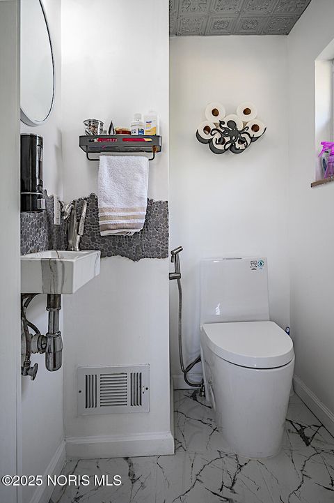 Tiny photo for 1450 S Lallendorf Road, Oregon, OH 43616 (MLS # 10005298)