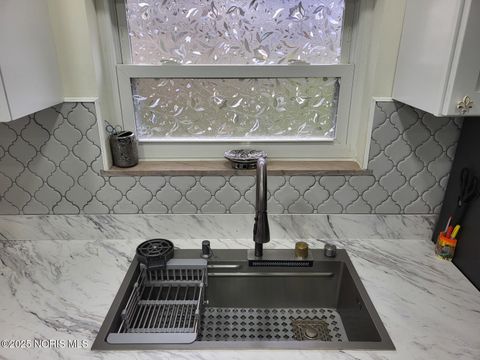 Tiny photo for 1450 S Lallendorf Road, Oregon, OH 43616 (MLS # 10005298)