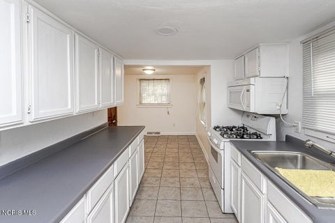 Tiny photo for 847 S King Road, Holland, OH 43528 (MLS # 10013557)