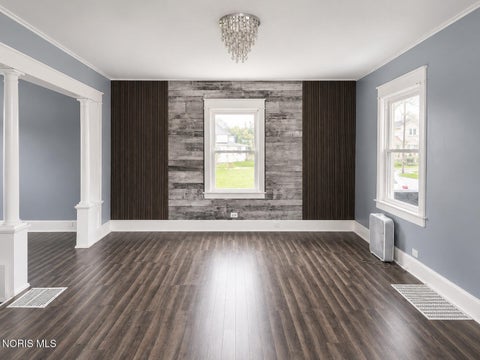 Tiny photo for 202 Hathaway Street, Toledo, OH 43605 (MLS # 10012133)