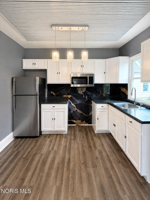 Tiny photo for 202 Hathaway Street, Toledo, OH 43605 (MLS # 10012133)