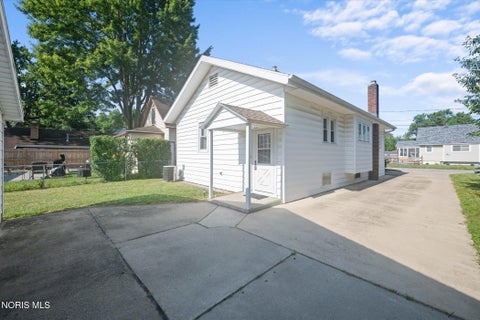 Tiny photo for 6024 Park Street, Sylvania, OH 43560 (MLS # 10010015)