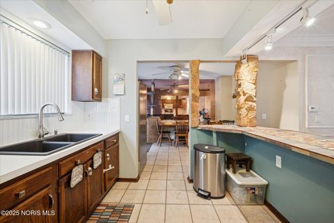 Tiny photo for 5909 Tetherwood Drive, Toledo, OH 43613 (MLS # 10002010)