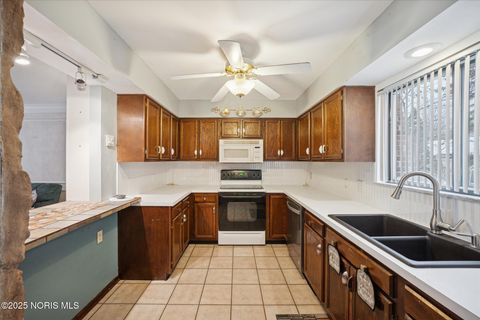 Tiny photo for 5909 Tetherwood Drive, Toledo, OH 43613 (MLS # 10002010)