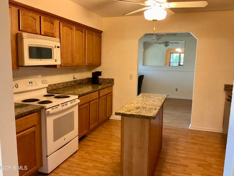 Tiny photo for 1521 Cherry Valley Road, Toledo, OH 43607 (MLS # 10012318)