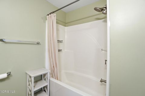 Tiny photo for 827 Wilson Street, Findlay, OH 45840 (MLS # 10008129)