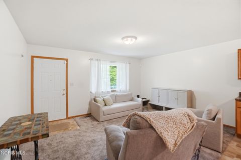 Tiny photo for 827 Wilson Street, Findlay, OH 45840 (MLS # 10008129)