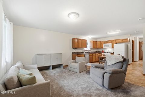 Tiny photo for 827 Wilson Street, Findlay, OH 45840 (MLS # 10008129)