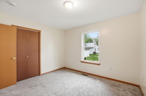 Tiny photo for 827 Wilson Street, Findlay, OH 45840 (MLS # 10008129)