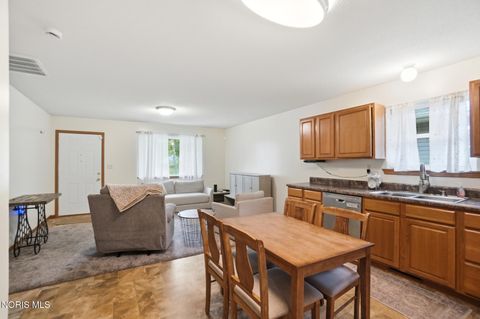 Tiny photo for 827 Wilson Street, Findlay, OH 45840 (MLS # 10008129)