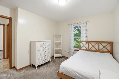Tiny photo for 827 Wilson Street, Findlay, OH 45840 (MLS # 10008129)