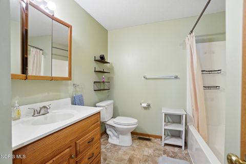 Tiny photo for 827 Wilson Street, Findlay, OH 45840 (MLS # 10008129)