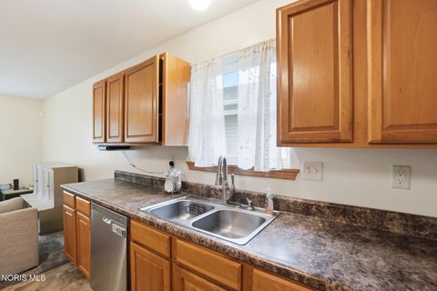 Tiny photo for 827 Wilson Street, Findlay, OH 45840 (MLS # 10008129)