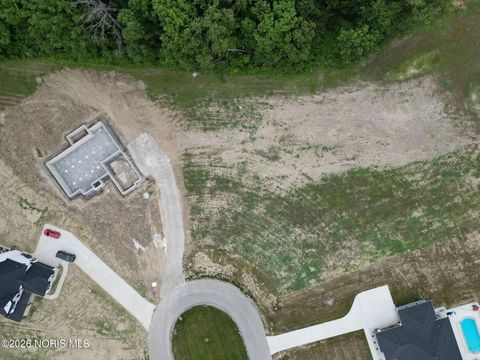 Tiny photo for 135 Coach House Loop, Bowling Green, OH 43402 (MLS # 10003214)