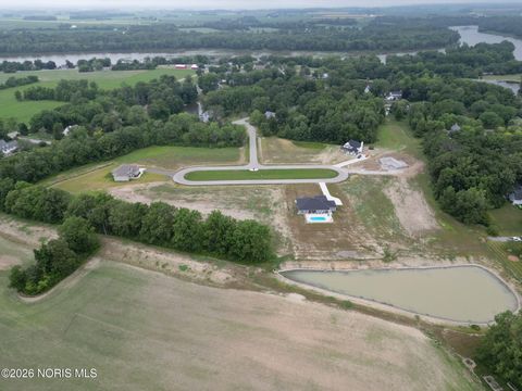 Tiny photo for 135 Coach House Loop, Bowling Green, OH 43402 (MLS # 10003214)