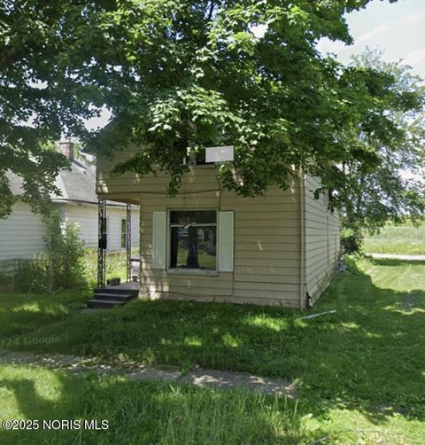 Photo of 808 Bartley Place, Toledo, OH 43609 (MLS # 10002266)