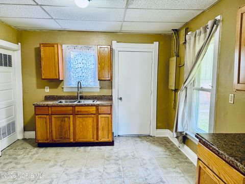 Tiny photo for 736 Thayer Street, Toledo, OH 43609 (MLS # 10003841)