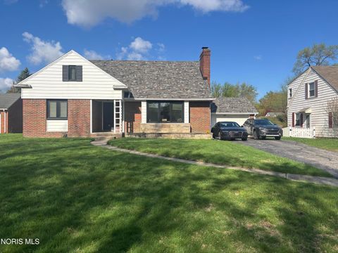 Photo of 2821 Middlesex Drive, Toledo, OH 43606 (MLS # 10006560)