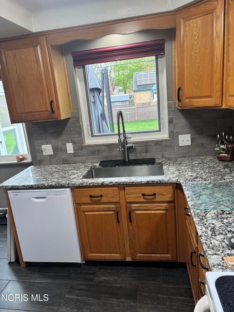 Tiny photo for 2821 Middlesex Drive, Toledo, OH 43606 (MLS # 10006560)