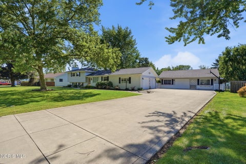 Tiny photo for 1106 Cherry Lane, Findlay, OH 45840 (MLS # 10009329)