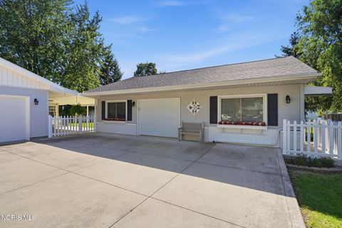 Tiny photo for 1106 Cherry Lane, Findlay, OH 45840 (MLS # 10009329)