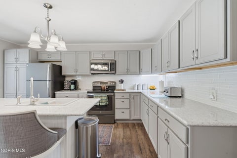 Tiny photo for 1106 Cherry Lane, Findlay, OH 45840 (MLS # 10009329)