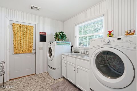 Tiny photo for 1106 Cherry Lane, Findlay, OH 45840 (MLS # 10009329)