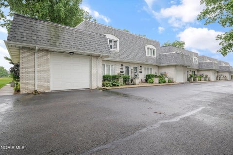 Tiny photo for 6925 Fenwyck Road, Maumee, OH 43537 (MLS # 10013613)