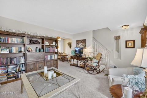 Tiny photo for 6925 Fenwyck Road, Maumee, OH 43537 (MLS # 10013613)