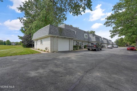 Tiny photo for 6925 Fenwyck Road, Maumee, OH 43537 (MLS # 10013613)