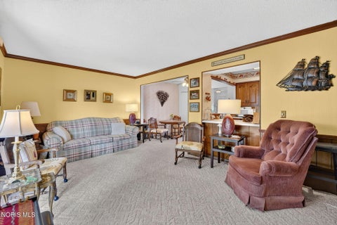 Tiny photo for 6925 Fenwyck Road, Maumee, OH 43537 (MLS # 10013613)