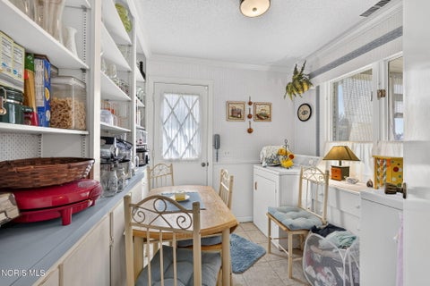 Tiny photo for 6925 Fenwyck Road, Maumee, OH 43537 (MLS # 10013613)