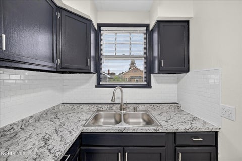 Tiny photo for 1515 Royalton Road, Toledo, OH 43612 (MLS # 10011730)