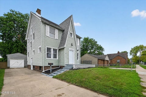 Tiny photo for 1515 Royalton Road, Toledo, OH 43612 (MLS # 10011730)