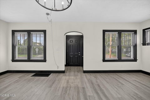 Tiny photo for 1515 Royalton Road, Toledo, OH 43612 (MLS # 10011730)