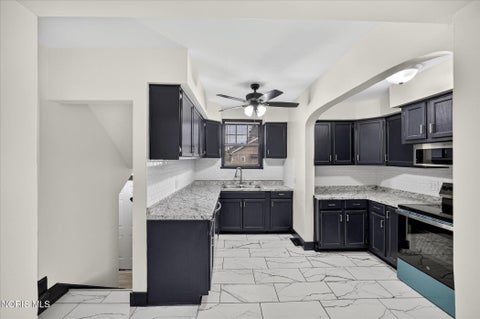 Tiny photo for 1515 Royalton Road, Toledo, OH 43612 (MLS # 10011730)
