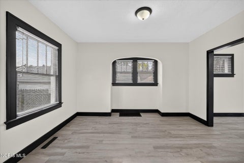 Tiny photo for 1515 Royalton Road, Toledo, OH 43612 (MLS # 10011730)