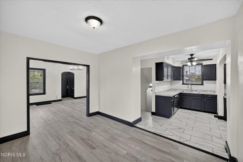 Tiny photo for 1515 Royalton Road, Toledo, OH 43612 (MLS # 10011730)