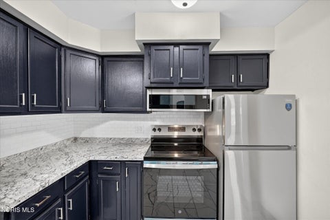 Tiny photo for 1515 Royalton Road, Toledo, OH 43612 (MLS # 10011730)