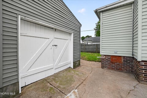 Tiny photo for 1515 Royalton Road, Toledo, OH 43612 (MLS # 10011730)