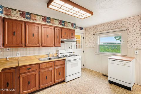 Tiny photo for 6612 Holcomb Road, Pemberville, OH 43450 (MLS # 10007818)