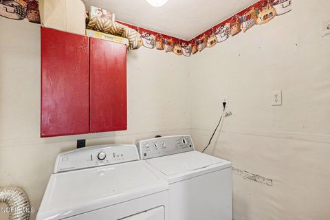 Tiny photo for 6612 Holcomb Road, Pemberville, OH 43450 (MLS # 10007818)