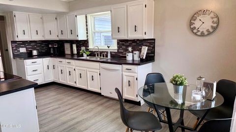 Tiny photo for 5043 Barton Place, Sylvania, OH 43560 (MLS # 10005609)