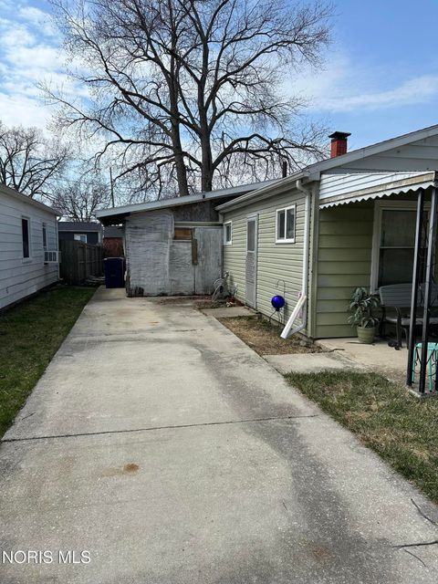 Photo of 6053 325th Street, Toledo, OH 43611 (MLS # 10005734)