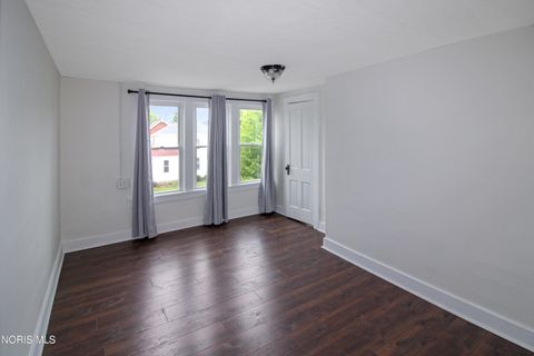 Tiny photo for 430 Vine Street, Fremont, OH 43420 (MLS # 10008119)